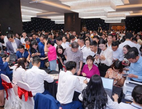 The Queen đông nghẹt khách ngày khớp căn, tạo sức nóng cho thị trường